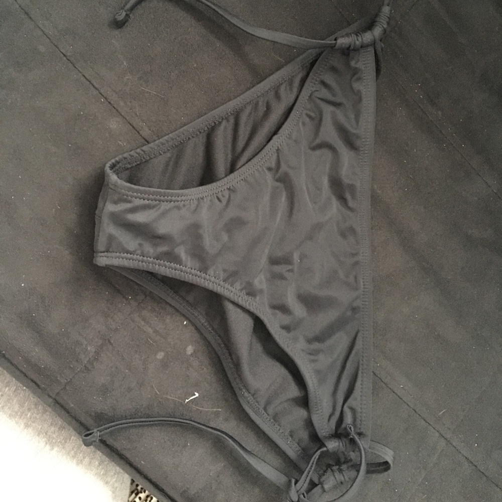Black cheeky bikini bottoms